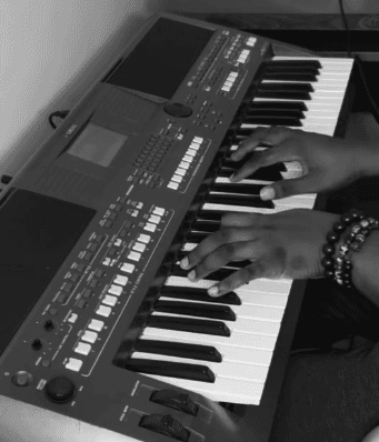 Premium Piano Learning Background